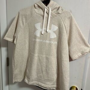 Short sleeve hoodie